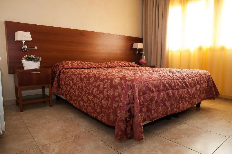 Demar Hotel 3*